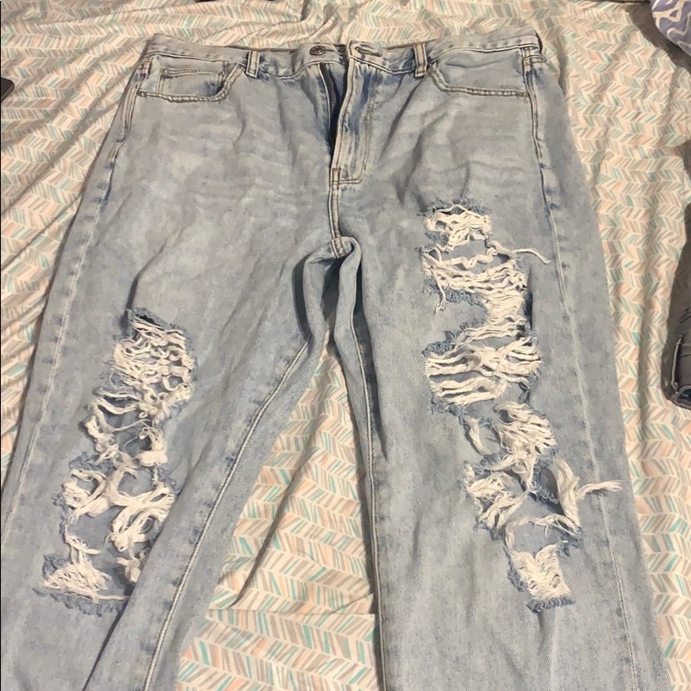 American eagle distressed jeans